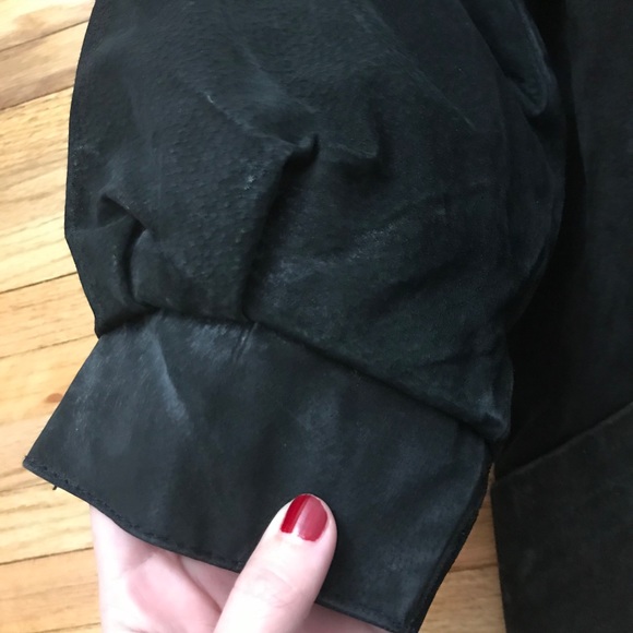 Vintage Black Suede Coat with Raccoon Fur Trim - Picture 4 of 16